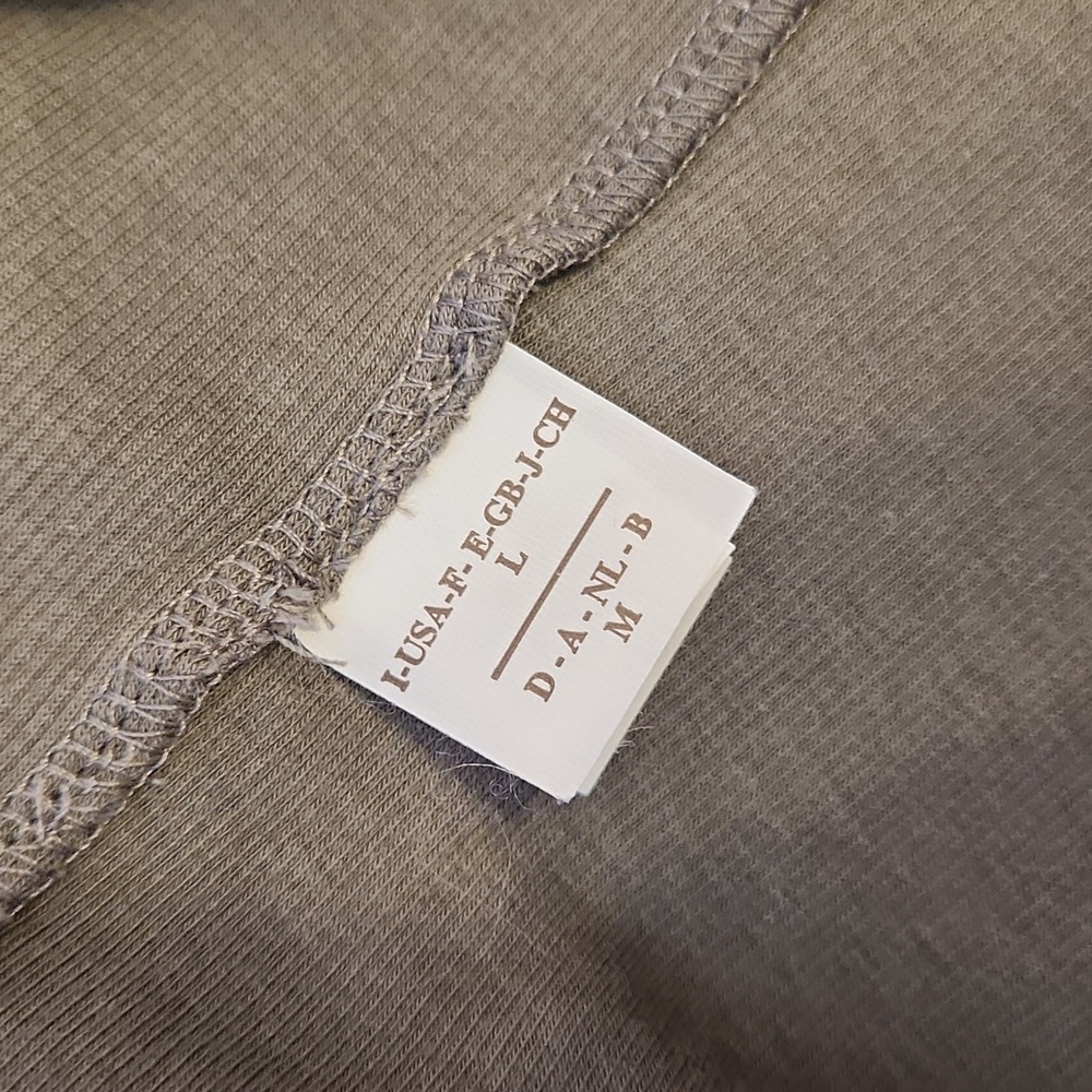 BRUNELLO CUCINELLI Grey Thin Ribbed Front Closure Cardigan, size L - Picture 10 of 16